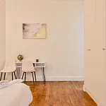 Elegant appartement 3 chambres, 3 salles de bain- Double séjour- Paris 16e- Calme et standing