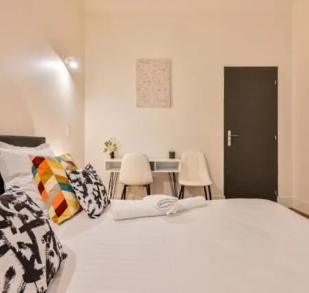 Elegant 3 Chambres, 3 Salles De Bain- Double Séjour- 16e- Calme Et Standing *