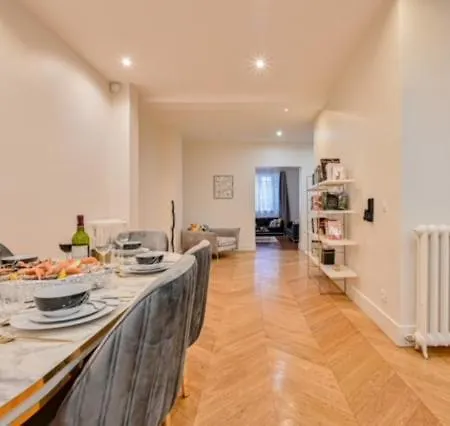 Appartamento Elegant 3 Chambres, 3 Salles De Bain- Double Séjour- 16e- Calme Et Standing Parigi