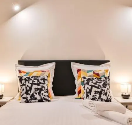 Elegant 3 Chambres, 3 Salles De Bain- Double Séjour- 16e- Calme Et Standing Parigi