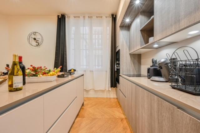 Elegant 3 Chambres, 3 Salles De Bain- Double Séjour- 16e- Calme Et Standing Appartamento Parigi